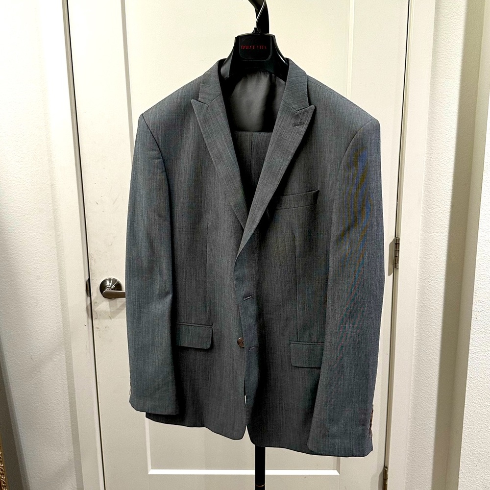 Light grey 3-pc business suit